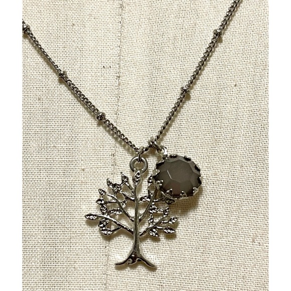 Jewelry - ❤️ 2/$16 Tree of Life Silver Tone Pendant Necklace